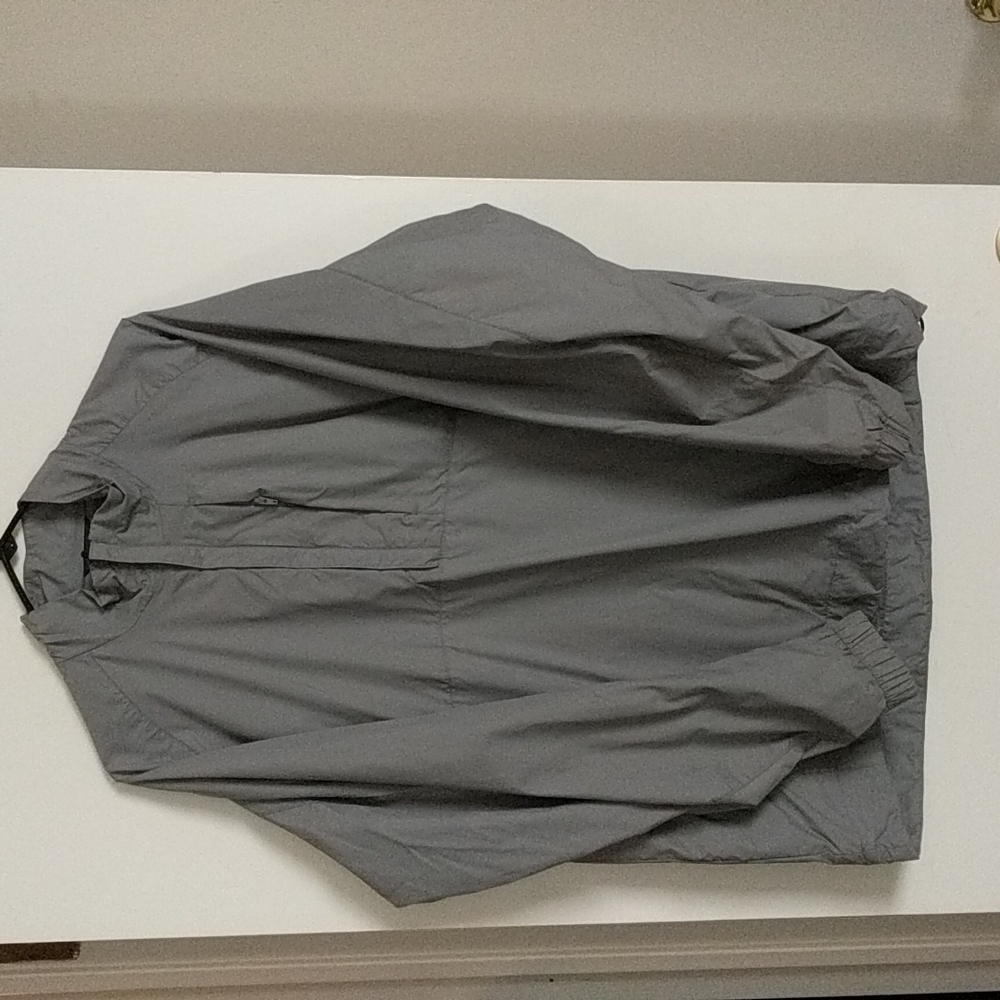 Nike Golf pullover. NWOT. Never worn.